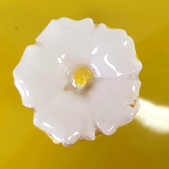 - Vintage hand-painted floral 2D design ceramic made in Japan cookie jar - Picture 11 of 13